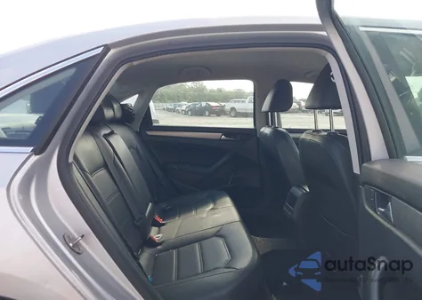 2015 Volkswagen Passat 1.8T Limited Edition z USA, uszkodzony, nr VIN 1VWAT7A3XFC116985